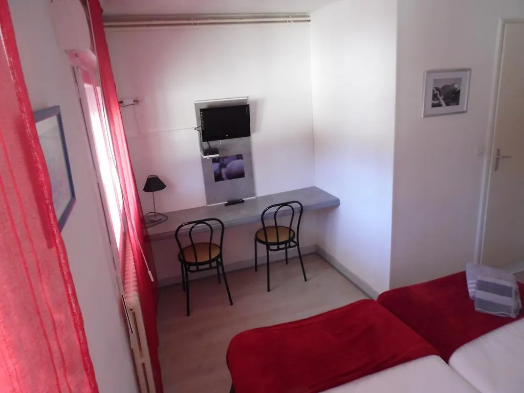 Auberge De Lamagistere 2*,